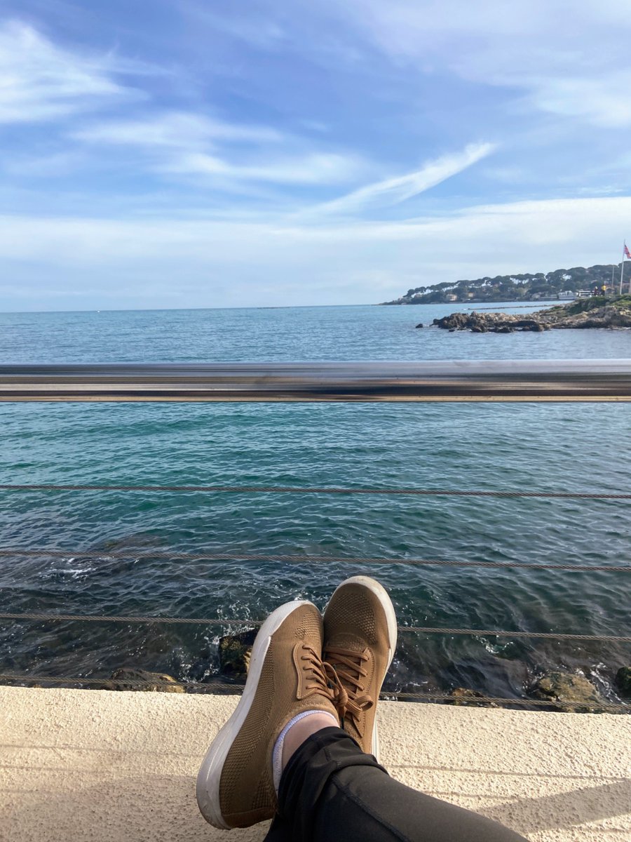 Even in the winter, the beaches and coastline of Antibes had me falling in love!