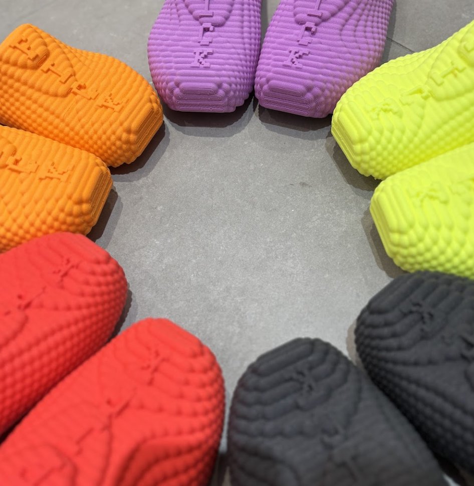 fickcompany's tweet image. 🎨 Si pudieras elegir un color para tu próxima Fick, ¿cuál sería?
Buscamos ideas reales de la comunidad.
Responde abajo y puede que veas tu propuesta en el próximo drop.

#SneakerCommunity #DesignYourOwn #CustomStyle