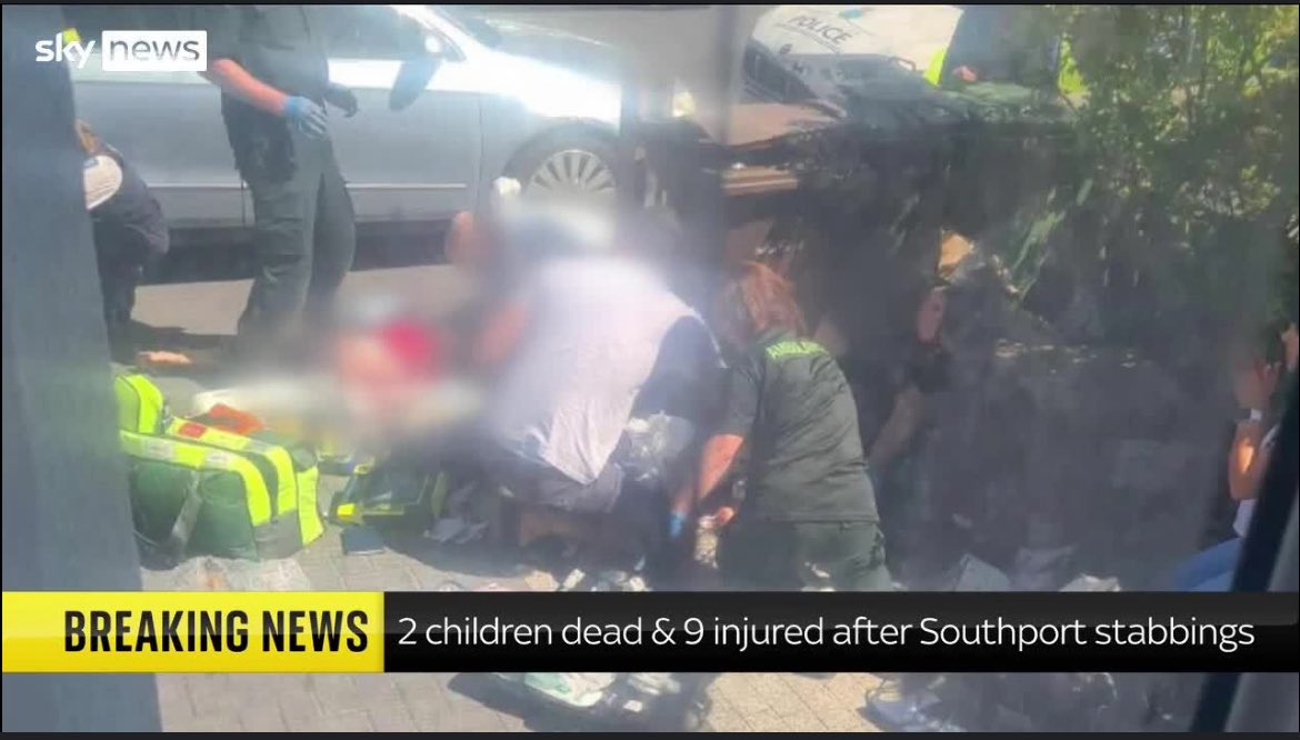 Spot the difference  #LFCParade