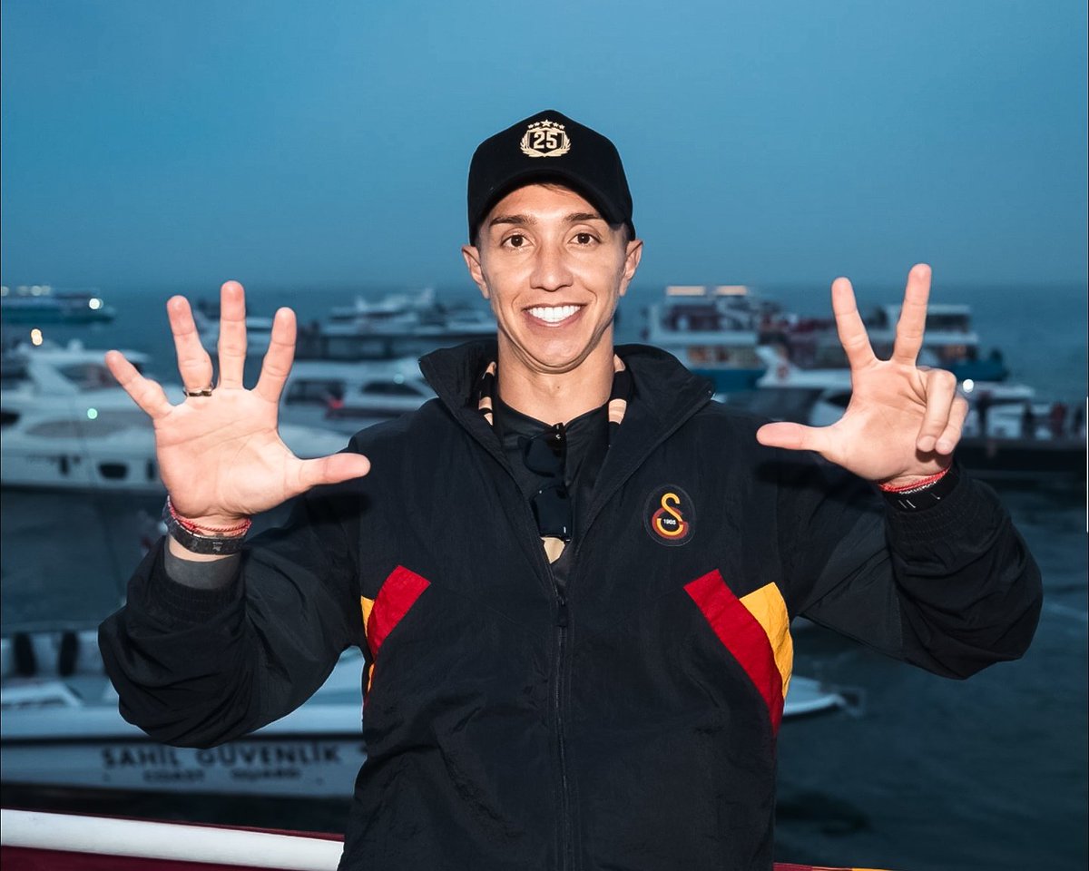 forzacimbom's tweet photo. İrfan Can Kahveci, Hatayspor karşısında Fenerbahçe adına farkı ikiye indiren golü atarak Galatasaray’ın Uruguaylı kalecisi Fernando Muslera’nın bu sezon Süper Lig’deki gol sayısını yakalamayı başardı. https://t.co/9PfzVXyACH