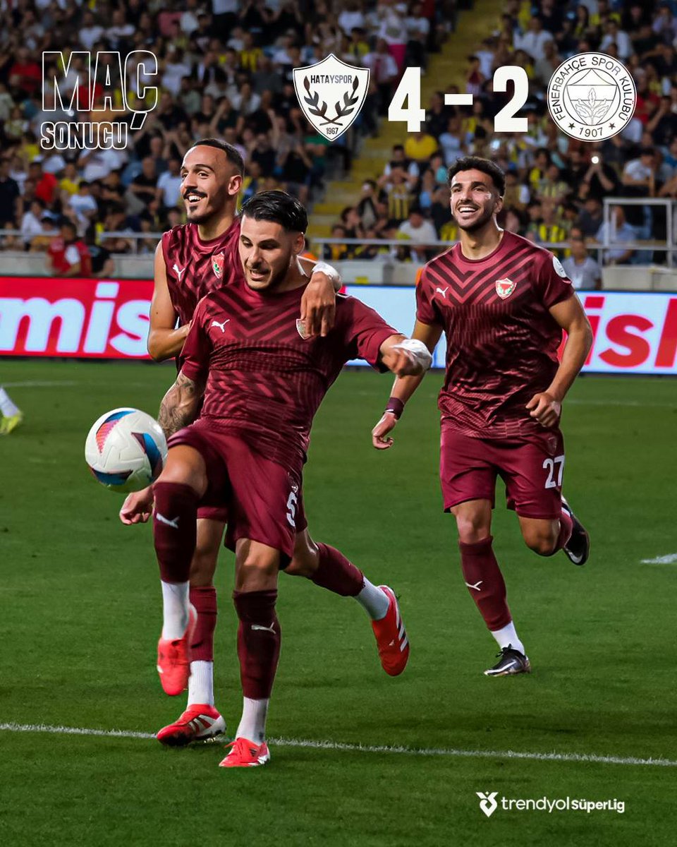 HaberHty's tweet photo. Atakaş Hatayspor, Süper Lig'de çıktığı son büyük maçta Fenerbahçe’yi 4-2 yendi.
Mücadelede alınan skor, her iki takımın da sıralamadaki yerini değiştirmese de Hatayspor puanını 26’ya çıkardı.
Hatayspor, Süper Lig’deki son maçında Çaykur Rizespor’la karşılaşacak.
#Hatay #Hatayspor https://t.co/vqM8PibEpg
