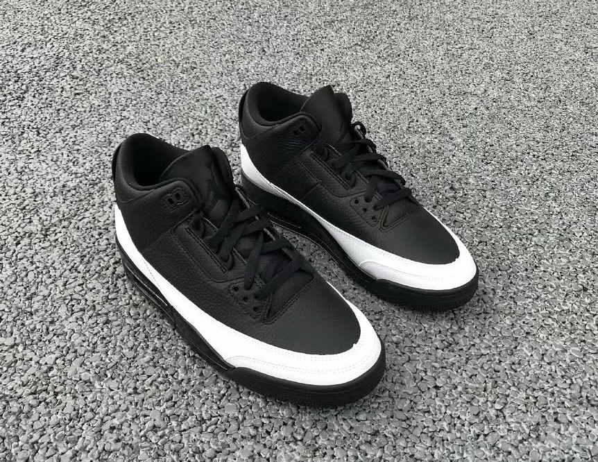 JustFreshKicks tweet media