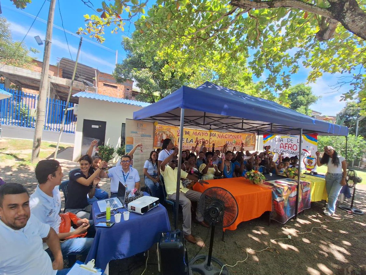 Olga_MarinZOCC's tweet photo. #CIPLaDorada En el día de la afrocolombianidad, el amor, resistencia y cultura, nos inspiran a reconocer su legado y seguir construyendo un país más justo, diverso e incluyente. Reafirmamos nuestro compromiso con la dignidad, la identidad y los derechos de las comunidades Afro. https://t.co/4MpvFSKzzP