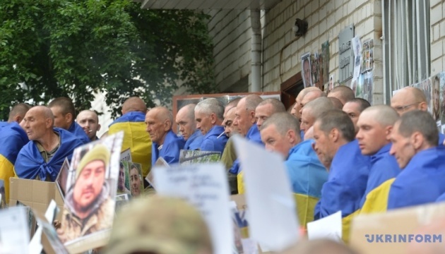 Обмін «1000 на 1000»: Україна повернула бійців 46 частин, із яких раніше Росія нікого не віддавала
ift.tt/iaNpz1R