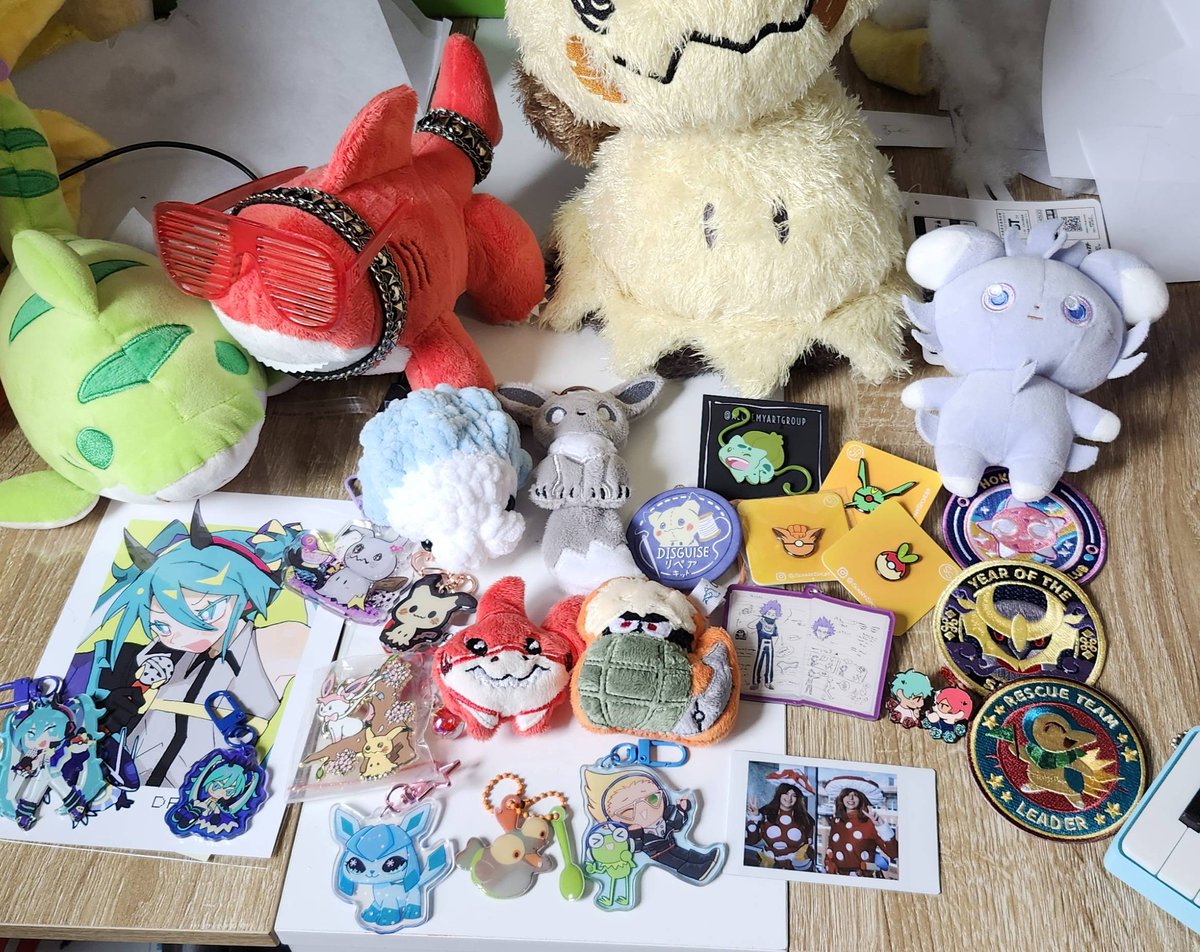 My haul from Anime Boston! 
I don't go to many conventions so I tend to splurge a bit.
