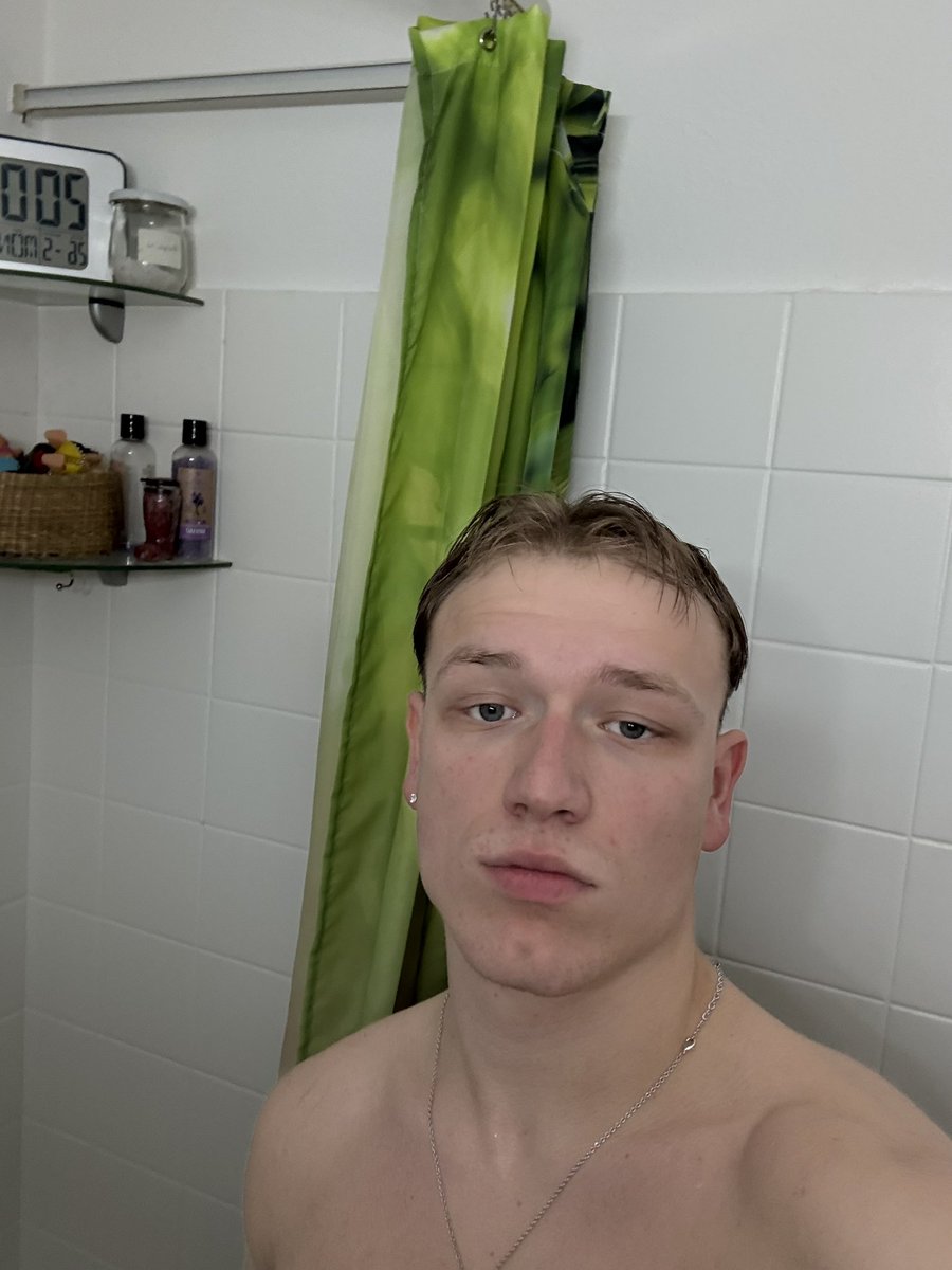 straight4cash's tweet image. Your Alpha hit the gym today, who pay 25€ for my monthly gym fee 

(you‘ll get a present🤫)