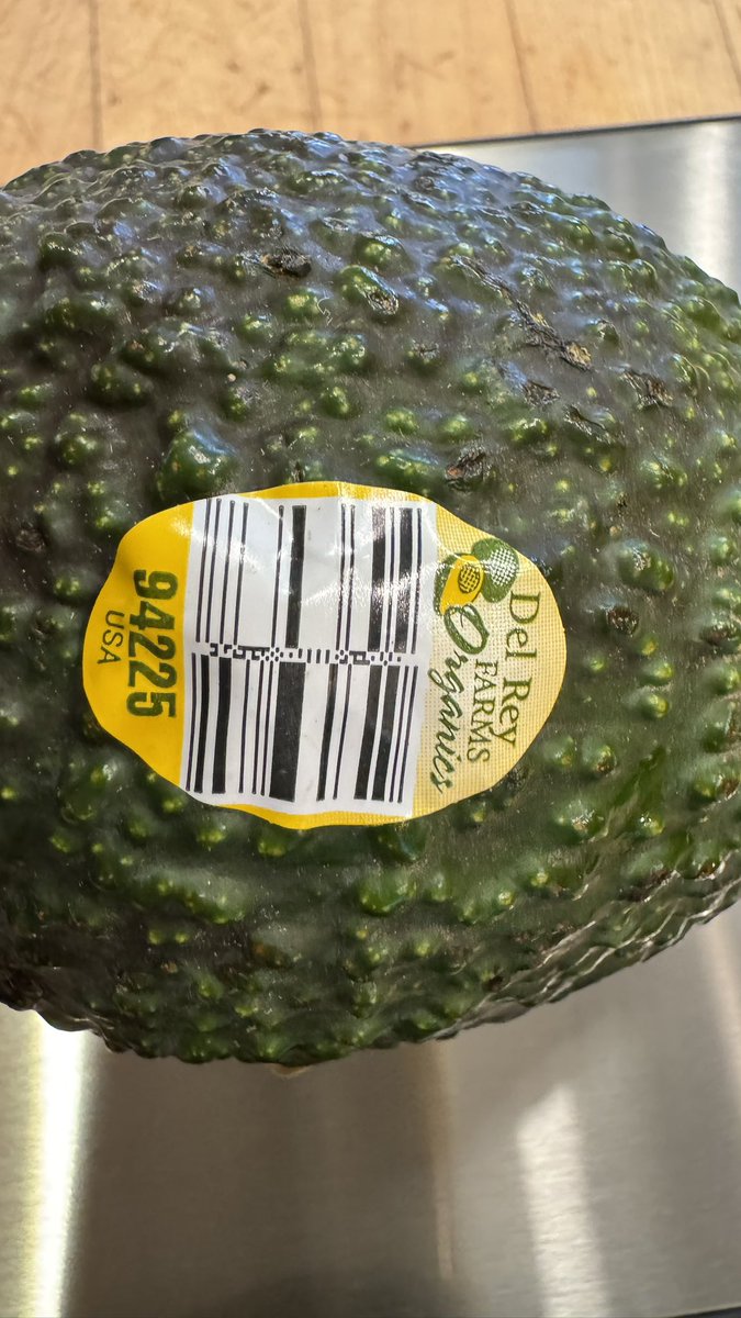 ❤️when i see beautiful California #Hass #avocado in my local Whole Foods in Miami. Specially since I have no fruit in my trees. Well grown fruit, clean. Support domestic agriculture in all 50!!!!