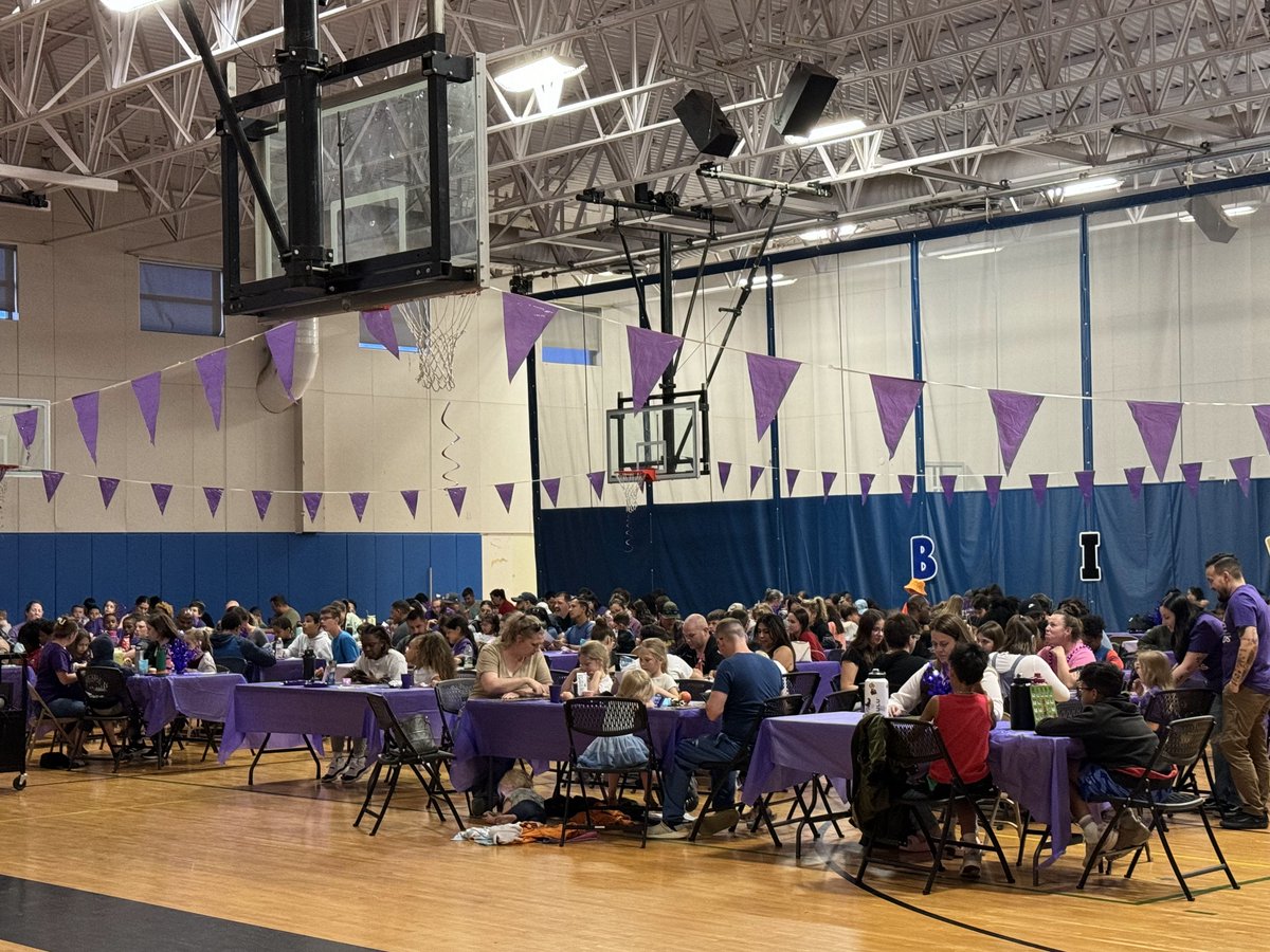 On #MemorialDay, my heart is full of gratitude. Proud to volunteer with organizations like <a href="/WWP/">WWP</a> &amp; <a href="/The_USO/">USO</a>, serving our country &amp; continuing the legacies of those who sacrificed. We make a real impact on warriors &amp; their families even when they are gone. Honored to contribute!