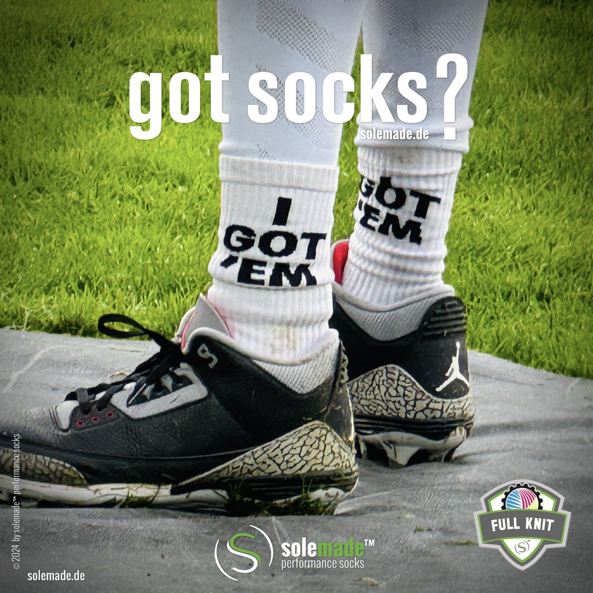 #solemadestyles - Nice, wie Keelan Cole - Wide Receiver der Helvetic Mercenaries in der ELF - gestern beim Spiel in Österreich, gegen die Tirol Raiders, unsere “I GOT ’EM” Crew socks gerockt hat.
- - - 
#solemade #mostcomfysocks #nike #elf #EuropeanLeagueOfFootball #gotsocks?