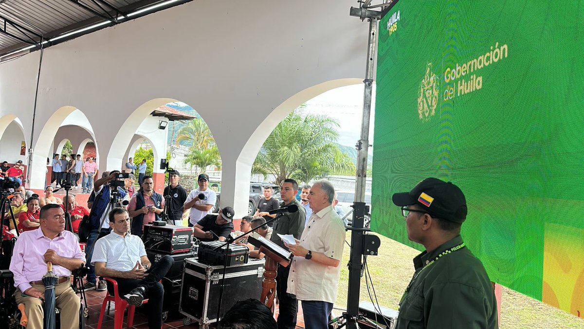 Hoy socializamos el proyecto que cambiará la movilidad y mejorará la calidad de vida de los habitantes de #Algeciras: la pavimentación de 5.310 metros (cruce de la Ruta 45 Guacamayas Algeciras) esto gracias al apoyo de empresas privadas bajo  el mecanismo de Obras por Impuestos.