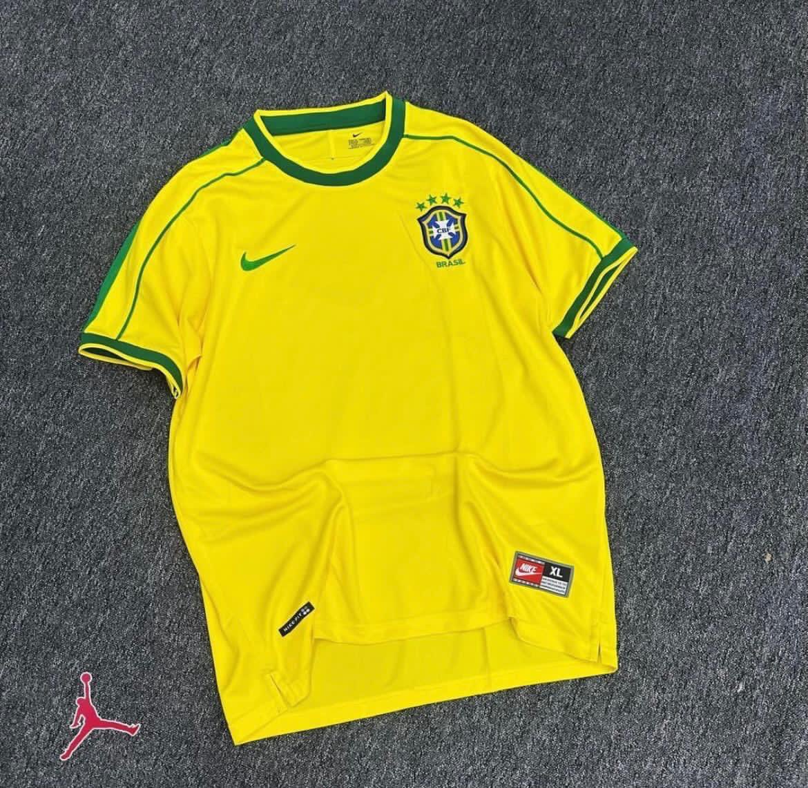 Original Retro 

23,000

Location kaduna, delivery nationwide WhatsApp or call—08100602313