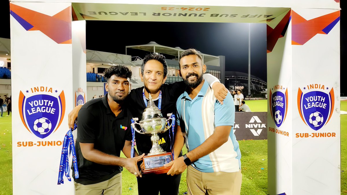 ShyampaulM's tweet photo. A day to remember, spent with My Beloved Brother @ranjitbajaj  the passionate force behind the Minerva groups. final:Minerva vs FC Madras. What a match!Pure joy as Minerva lifted the trophy,the spirit,the future of Indian football on full display.
Proud moment

#MinervaChampions https://t.co/NtwbLQ75nM