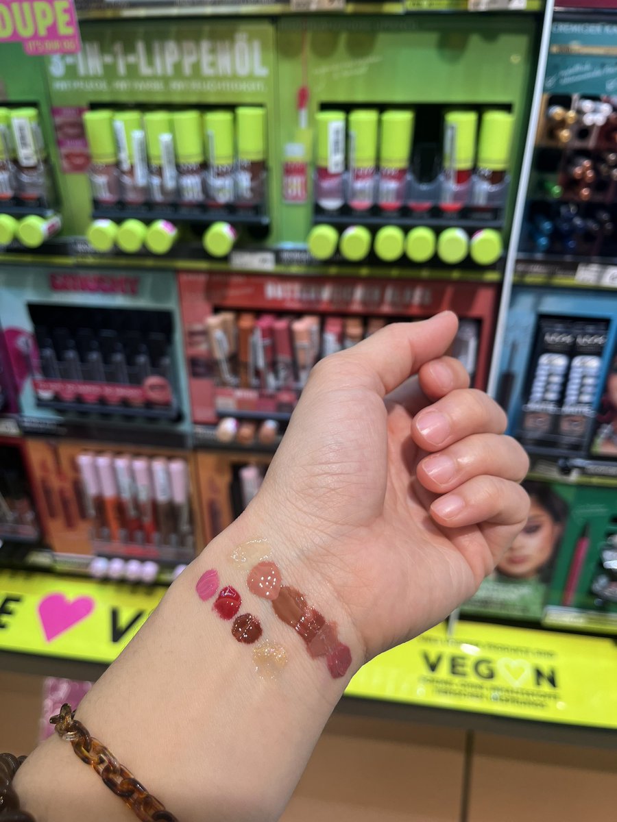 EU drugstore🌍 tweet media