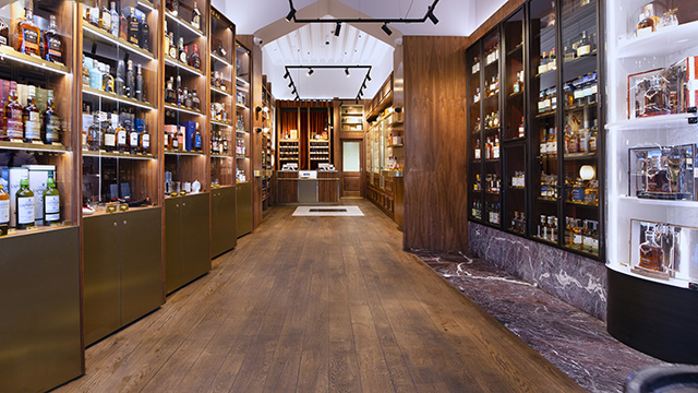 𝗡𝗘𝗪 𝗥𝗘𝗟𝗘𝗔𝗦𝗘!

𝗝𝗮𝗺𝗲𝘀 𝗝. 𝗙𝗼𝘅 launches Single Malt Single Cask Irish Whiskey in partnership with 𝗗𝗶𝗻𝗴𝗹𝗲 𝗗𝗶𝘀𝘁𝗶𝗹𝗹𝗲𝗿𝘆.

Matured in Oloroso Sherry cask for over 10 years, bottled at cask strength of 60.7% ABV with a yield of only 293 bottles. RRP