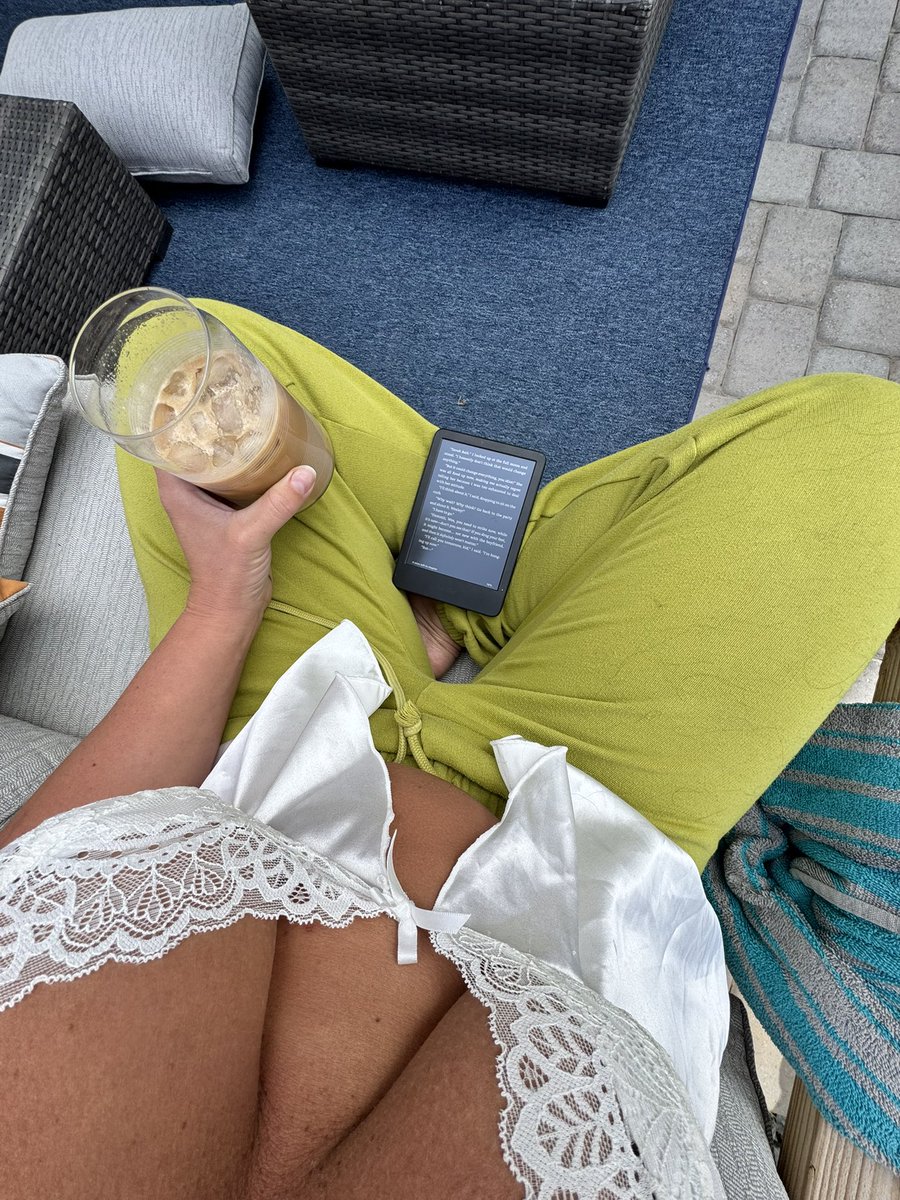 nomadic_277's tweet photo. A lil protein coffee &amp; a rom com before a MURPH &amp; some sailing ⛵️ 👙 https://t.co/LwmQY9VF6b