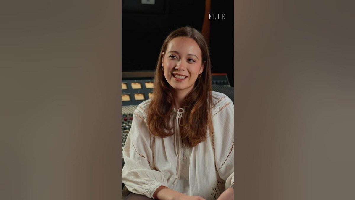 Ch1567519Style's tweet photo. She may struggle to pick an outfit, but #Laufey knows exactly what she wants when it comes to music. https://t.co/g92Gy8O9EC https://t.co/p0xROEN43C
