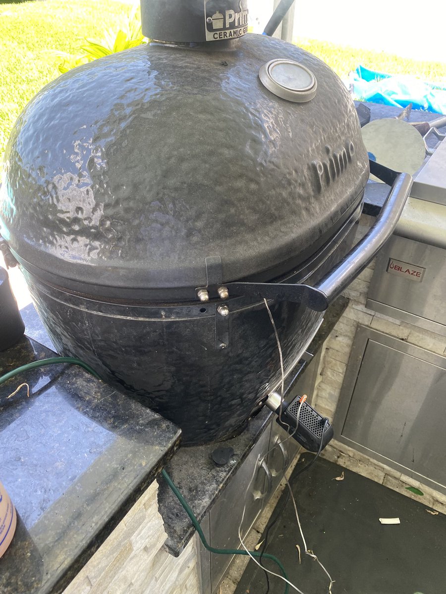 Grilling and smoking we lit 🪵🔥