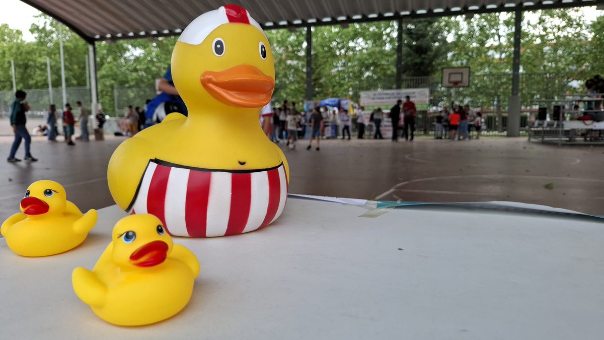 Música, talleres, bailes y muy buen ambiente en la feria del asociacionismo!! Mañana seguimos con más actividades