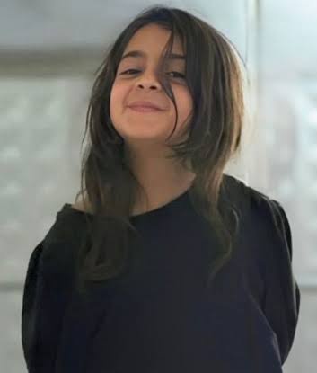 Bugün istinaf mahkemesinde Narin davası ile ilgili çıkan karar oy çokluğu ile alındı. Hem lehte hem de  aleyhte karar veren hakimlerin gerekçelerine saygı duymak gerek. 
Yerel mahkeme kararında olduğu gibi  istinaf mahkemesinin kararında da  Narin neden katledildi sorusuna cevap