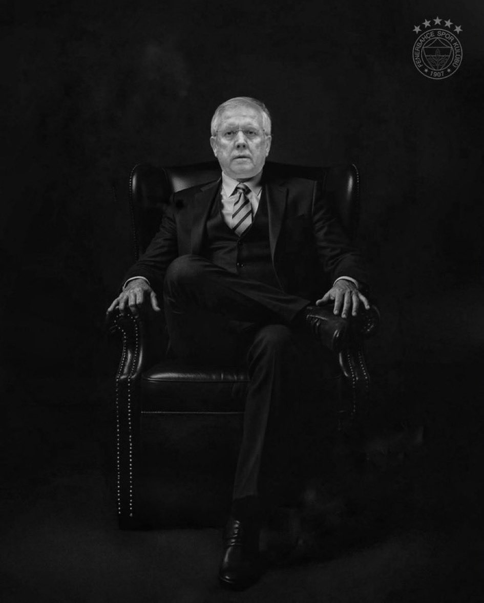 #TARİHİ #ÇAĞRI 

EFSANE BAŞKANIMIZ AZİZ YILDIRIM'I, YENİDEN ADAY OLMASI YÖNÜNDE GÖREVE DAVET EDİYORUZ...

Gözümüzün önünde Fenerbahçe eriyor, yok oluyor...
Çocuklarımız üzülüyor, anneler, babalar kan ağlıyor...

Fenerbahçe Camiasının kaybedecek 1 günü dahi bulunmuyor...

Camianın