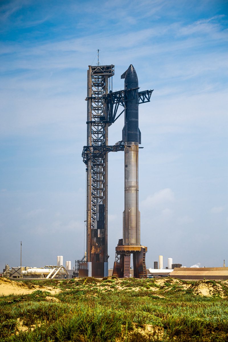 Booster 14-2 and Ship 35 this afternoon. Everything looks on track for the ninth flight of Starship Super Heavy!