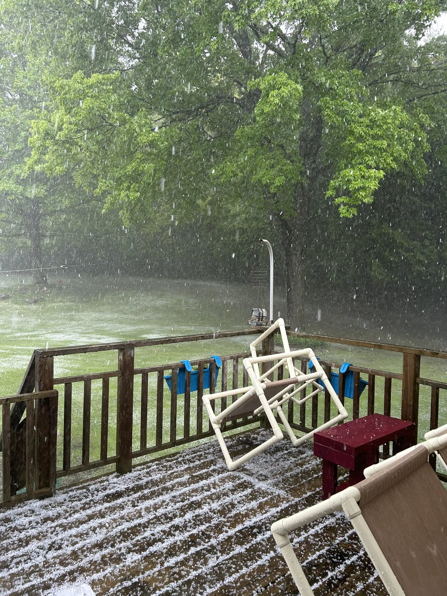 Heather Reckzin π¨π¦ πΎ (@corbeilgal) on Twitter photo <a href="/KMacTWN/">Kim MacDonald π»</a> Just got a warning that rain starts in 10. Thatβll be an improvement! <a href="/KMacTWN/">Kim MacDonald π»</a> Just got a warning that rain starts in 10. Thatβll be an improvement!