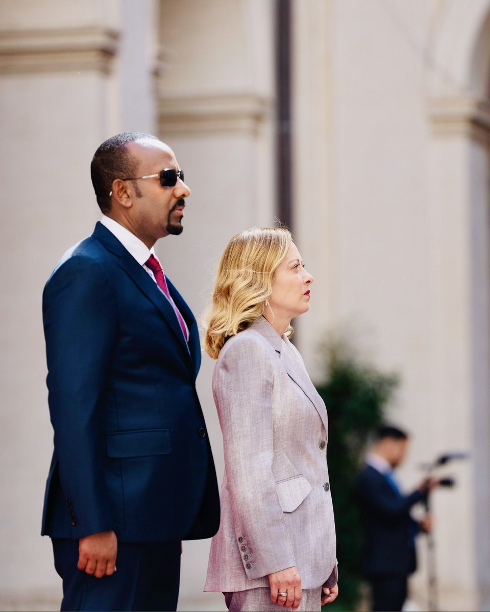 Giorgia Meloni (@giorgiameloni) on Twitter photo Lieta di aver accolto oggi a Palazzo Chigi il Primo Ministro della Repubblica federale democratica di Etiopia <a href="/AbiyAhmedAli/">Abiy Ahmed Ali 🇪🇹</a>.
L'Etiopia è una delle nazioni prioritarie del Piano Mattei e sono orgogliosa degli importanti progressi che, grazie al nostro lavoro congiunto, abbiamo Lieta di aver accolto oggi a Palazzo Chigi il Primo Ministro della Repubblica federale democratica di Etiopia <a href="/AbiyAhmedAli/">Abiy Ahmed Ali 🇪🇹</a>.
L'Etiopia è una delle nazioni prioritarie del Piano Mattei e sono orgogliosa degli importanti progressi che, grazie al nostro lavoro congiunto, abbiamo