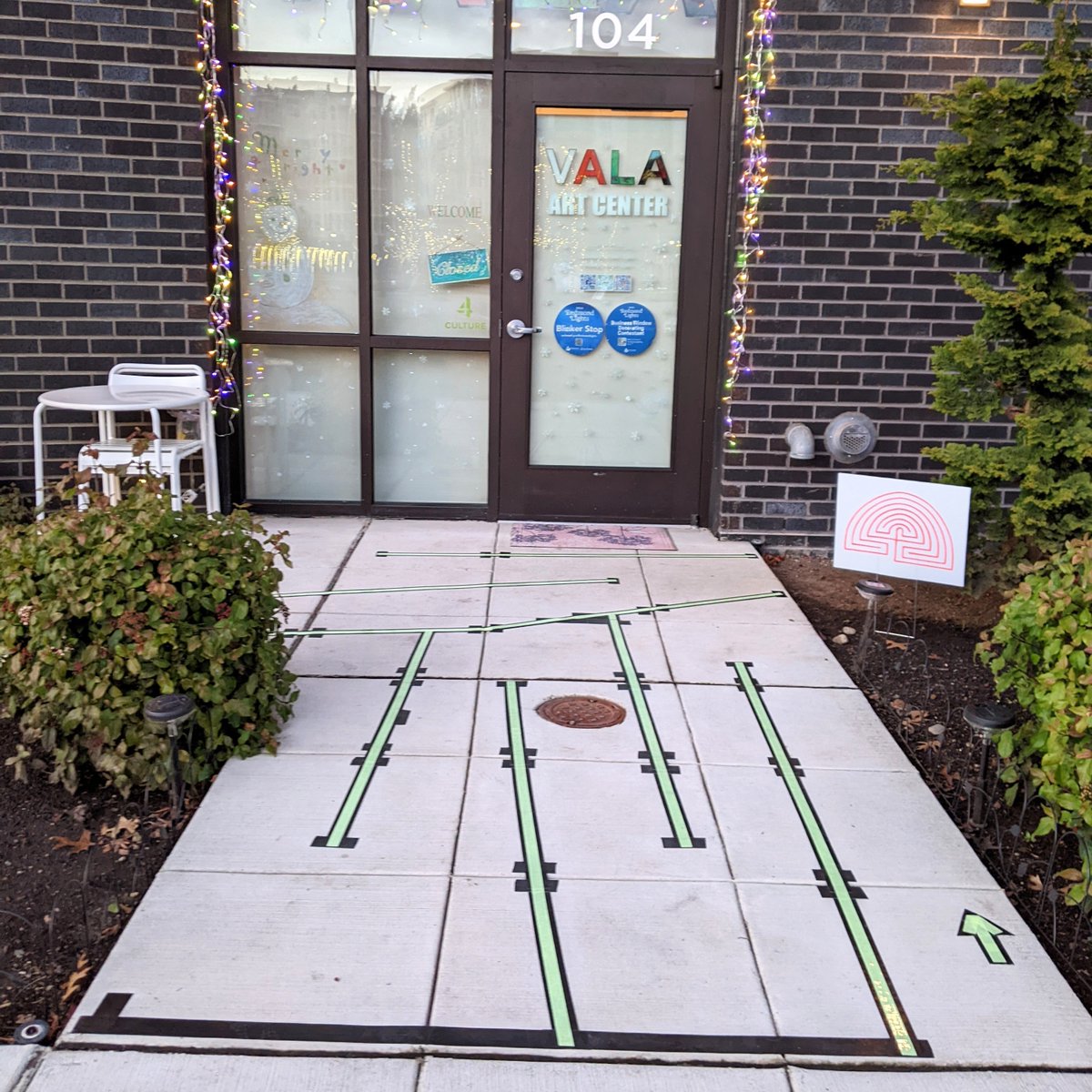 VALAEastside's tweet image. 🌟VALA Eastside: 'Astitva' Indian Art Show Closes Today🌟 - mailchi.mp/a1116e62d99a/m…