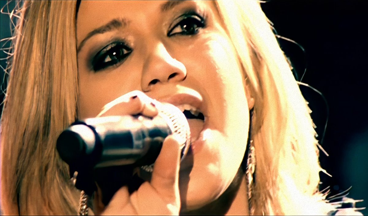 TheKCVault's tweet photo. The UK music video for "Breakaway", filmed live from the Breakaway World Tour in London, is now available for the first time in 2K. 

📺 https://t.co/SU68JCKbQk https://t.co/gqgsx2a4kK