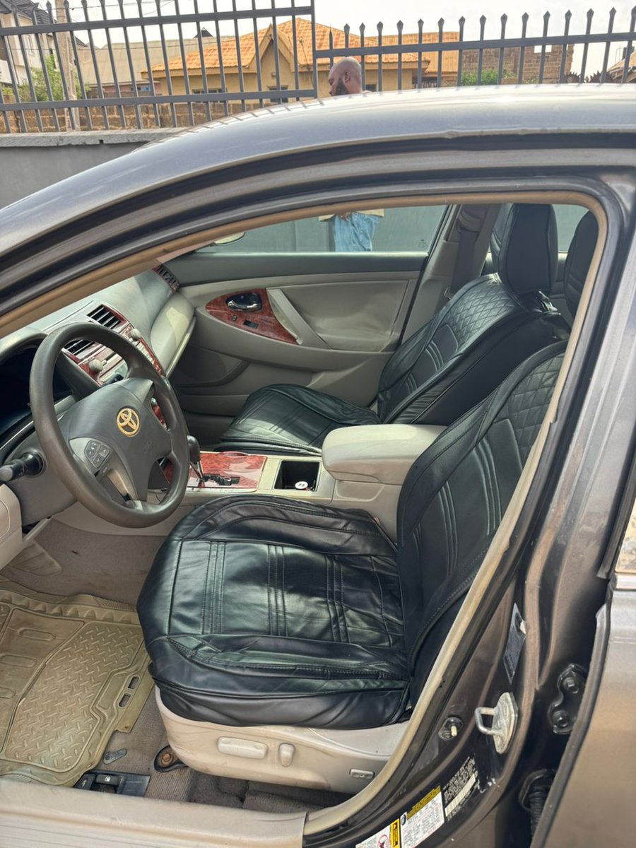 USED TOYOTA CAMRY
2008 MODEL
2021 ON CUSTOM
LEATHER SEAT
UNTOUCHED V4 ENGINE
YOU ARE FIXING NOTHING 💯
SWEET RIDE💯
7,000,000
IBADAN
07032328559