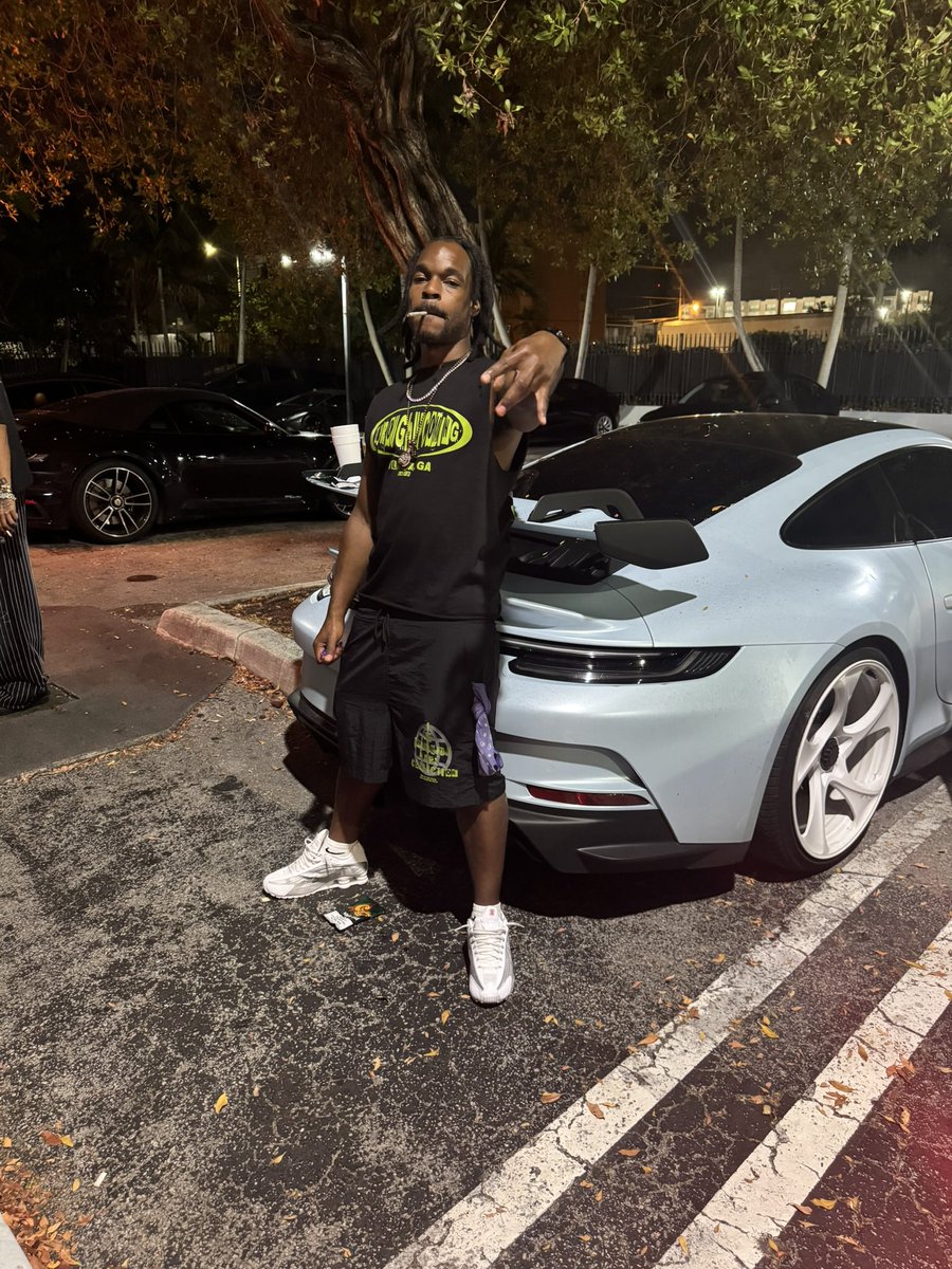 Shad_DaGod's tweet photo. HAPPY Ⓜ️ DAY TO ME 525 GEMINI ♊️ STUFF‼️ #SKYAMI https://t.co/9Q4WAMbDY5