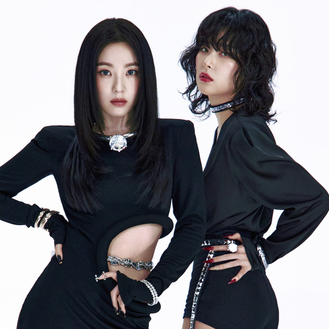 kchartsmaster's tweet photo. "TILT" by Red Velvet - IRENE &amp; SEULGI debuts at #2 on the Worldwide iTunes Album Chart. https://t.co/hPI2weympK