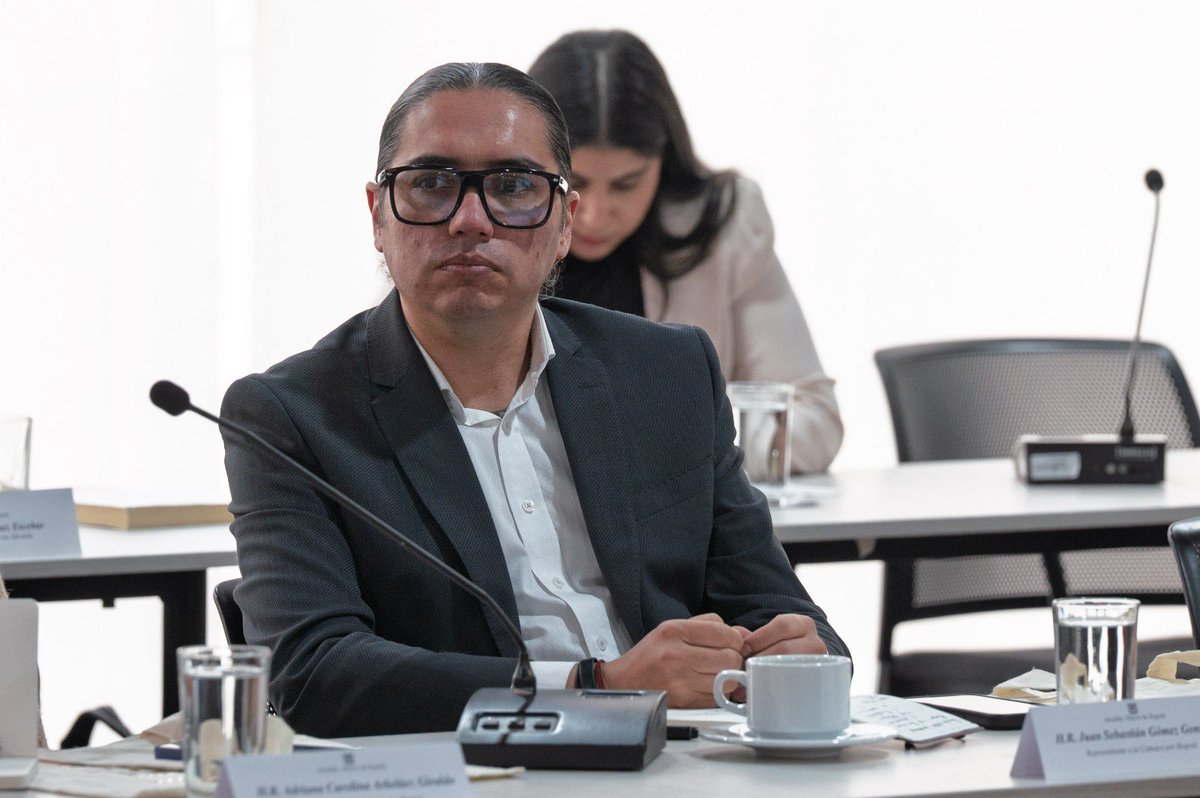 🌇Gracias al alcalde <a href="/CarlosFGalan/">Carlos F. Galán</a> y a su equipo por abrir este espacio de diálogo entre el Congreso y el Distrito.

Hablamos de los retos legislativos que nos unen, de la agenda social de Bogotá y, por supuesto, de la reforma laboral.

El país necesita acuerdos, no imposiciones.