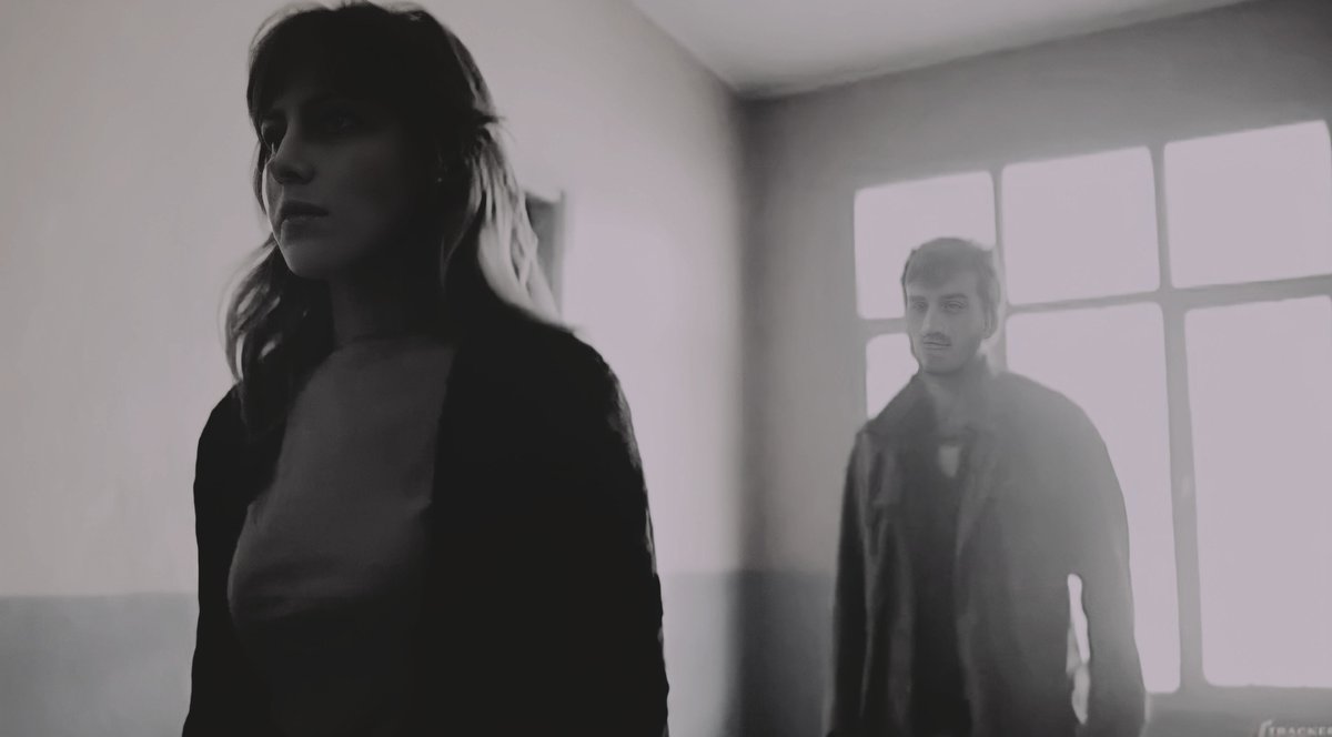 ben istiyorum ki bir ihtimal tutacaksa, o ihtimal sen ol. bu hayatta mutlu olacaksak o da seninle olsun, çok bir şey istemiyorum.