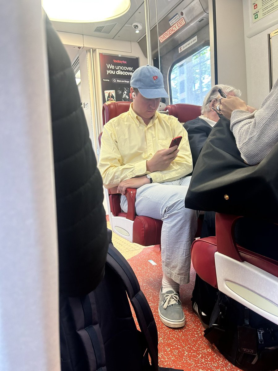 Ron Riveria tweet media