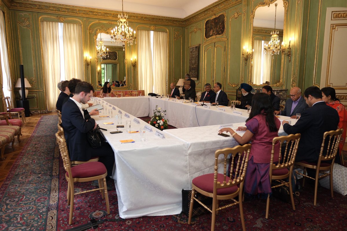 IndiaembFrance's tweet photo. Meeting with Think Tanks

The All Party Indian Parliamentary Delegation had an in-depth and interactive discussion with experts from various French think-tanks. The Think-tanks were briefed on India's strong and clear message against terrorism. #IndiaInFrance

Rencontre avec des Think Tanks 

La délégation parlementaire de tous les partis politiques en Inde  a poursuivi des discussions détaillées et interactives avec des experts de différents Think Tanks français. Ces échanges ont été l’occasion de partager avec les Think Tanks le message clair et fort de l’Inde contre le terrorisme. 

@rsprasad
@PurandeswariBJP
@GulamAliKhatana 
@priyankac19 
@SamikBJP
@mjakbar
@drmthambidurai
@PankajSaran11
@PMOIndia
@DrSJaishankar 
@PIB_India
@ANI
@MEAIndia 
@DrAmarSinghINC