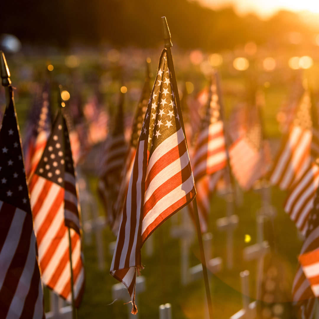 fgpg_'s tweet image. Today we pause to remember the brave men and women who made the ultimate sacrifice in service to our country. Their courage and selflessness are the foundation of our freedoms.

We honor their legacy and thank all who have served.

#MemorialDay #HonorAndRemember #Gratitude