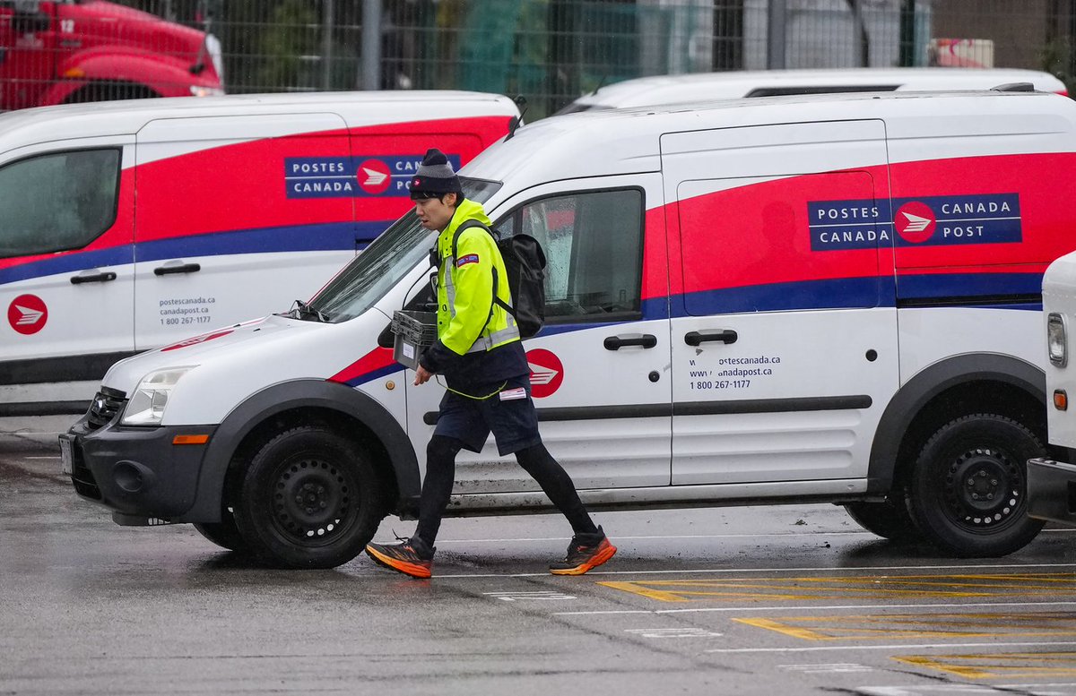 Canada Post says parcel volumes are down 50% amid strike uncertainty. A national overtime ban is causing delivery delays as contract talks with the postal union continue. #CanadaPost #CUPW #LabourDispute #ShippingDelays
