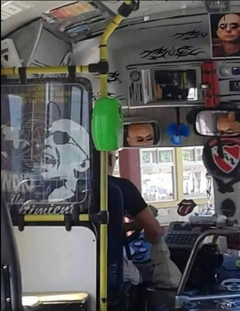che el tipo este viene conduciendo toda la noche reventando los cambios está re loco
