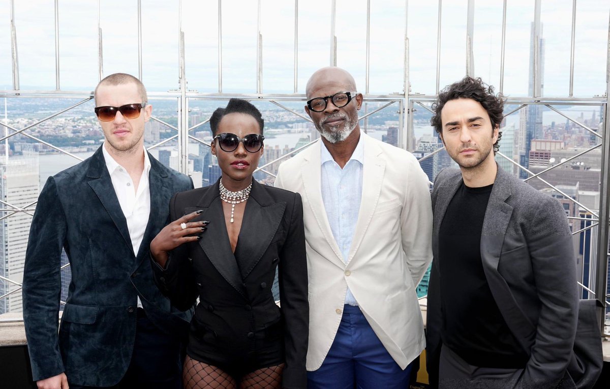 hourly joseph quinn (@hourlyjoequinn) on Twitter photo 