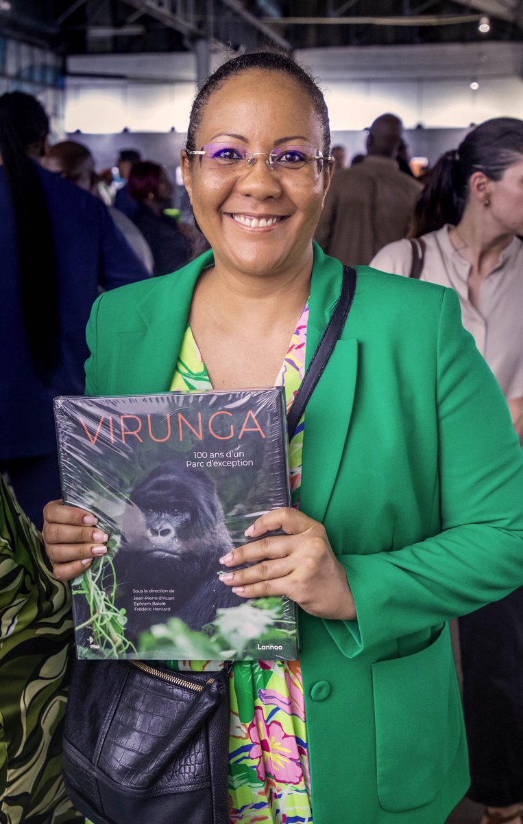 1️⃣ Créé en 1925, le Parc des Virunga célèbre cette année son centenaire. Son histoire est retracée ds « Virunga, 100 ans d’un Parc d’exception », 1 livre dont la présentation a eu lieu le 23 mai à Bilembo, en présence des diplomates, des gestionnaires de <a href="/gorillacd/">Virunga National Park</a> et <a href="/IccnRdc/">ICCN</a>