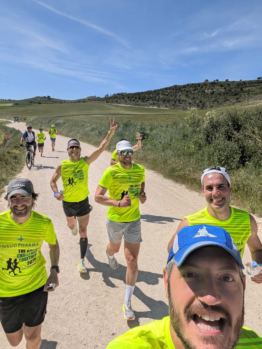 IgnacioS1979's tweet photo. El secreto de un EQUIPO es su compromiso, confianza, complementariedad, coordinación ¡Y las ganas de pasarlo bien!
450 km en 3 días sin parar ni de día ni de noche. Por una excelente causa: recaudar fondos para la Fundación Mundo Sano.
Así afrontamos los retos en Insud. Así somos https://t.co/kpr5zZf9AS