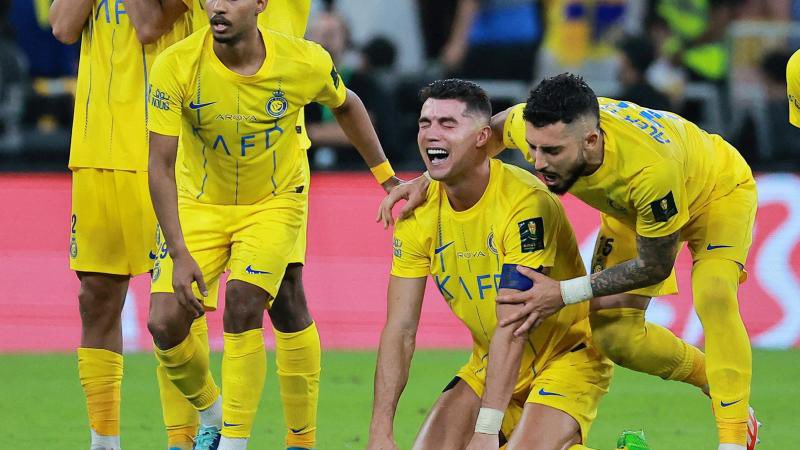 #النصر_الفتح
بكره ولد المدير عند لجنة الاحتراف 😂😂