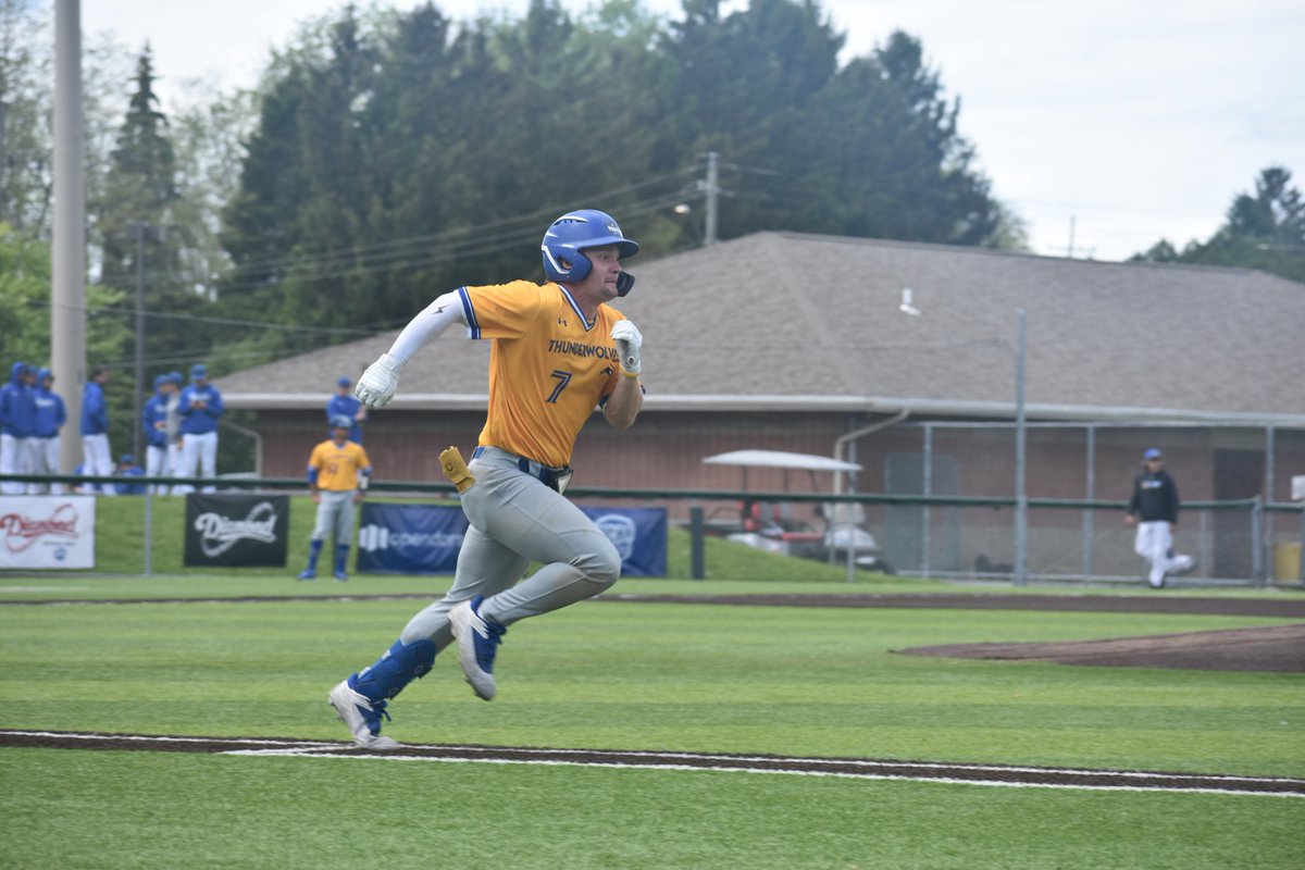 NCThunderwolves's tweet photo. @SUNYNiagara @NiagaraTwolves @NJCAAReg3 @GNN_Sports_ BSB FINAL (NJCAA DIII World Series): No. 1 SUNY Niagara 16, No. 6 Surry 14 

51-1 Ovr
*School-record for wins in season*
*T-Wolves scored 5 runs in T9*
*3:30 pm Tues. vs. winner of Dallas-Richland/Brookdale*

@NCThunderwolves
@SUNYNiagara
@NiagaraTwolves
@NJCAAReg3
@GNN_Sports_ https://t.co/1n0CmP6vTZ