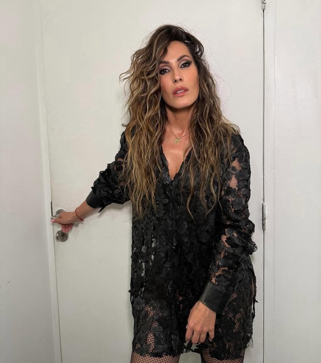 Lydiamy99's tweet photo. Acaba de terminar la gira #ATodoSi pero @_MaluOficial_ , dime que se viene algo prontito 🙏🏻✨ Menuda resaca emocional! https://t.co/6iqjAxxeyf