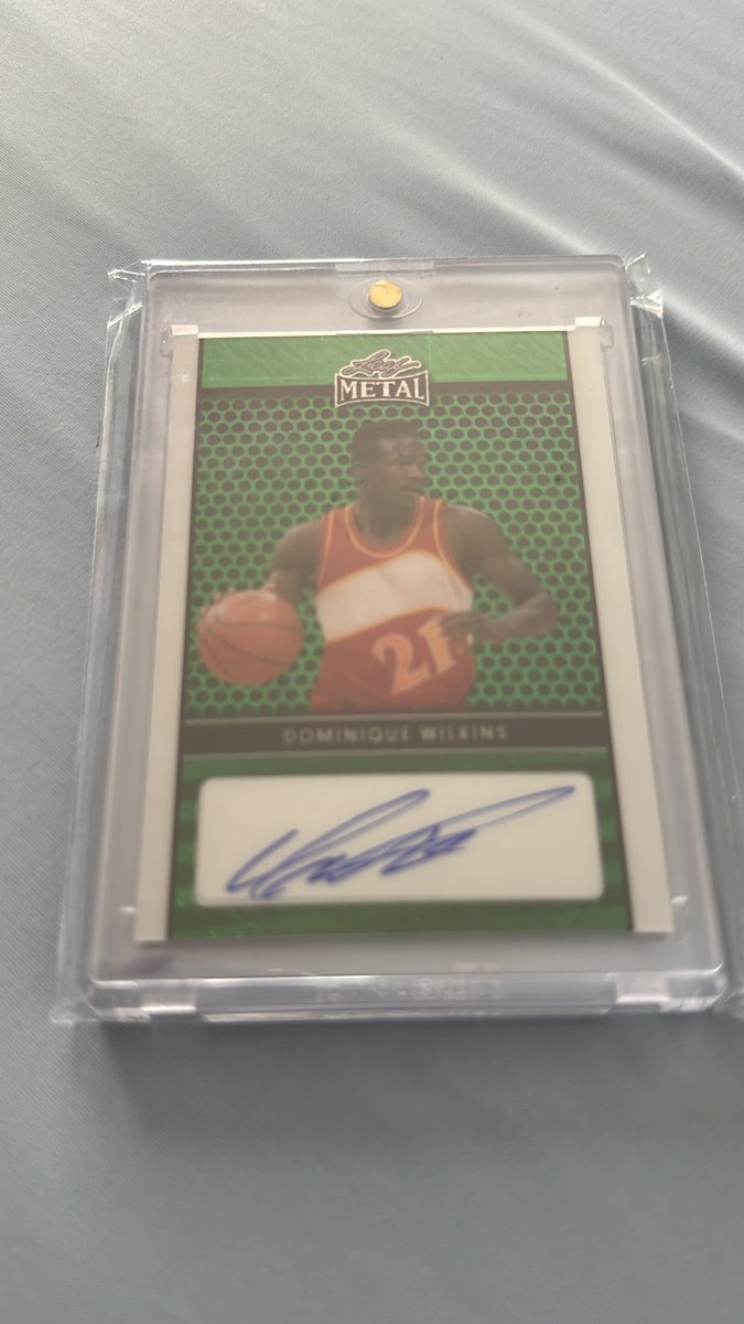jlun13's tweet photo. 2024 Leaf Metal Dominique Wilkins Green Auto #3/6
$25 shipped BMWT 💚💚💚
Retweets appreciated!
@sports_sell @ILOVECOLLECTIN1
#GoBlueStackSale #thehobby #TheHobbyFamily https://t.co/uzC4mqBZAE