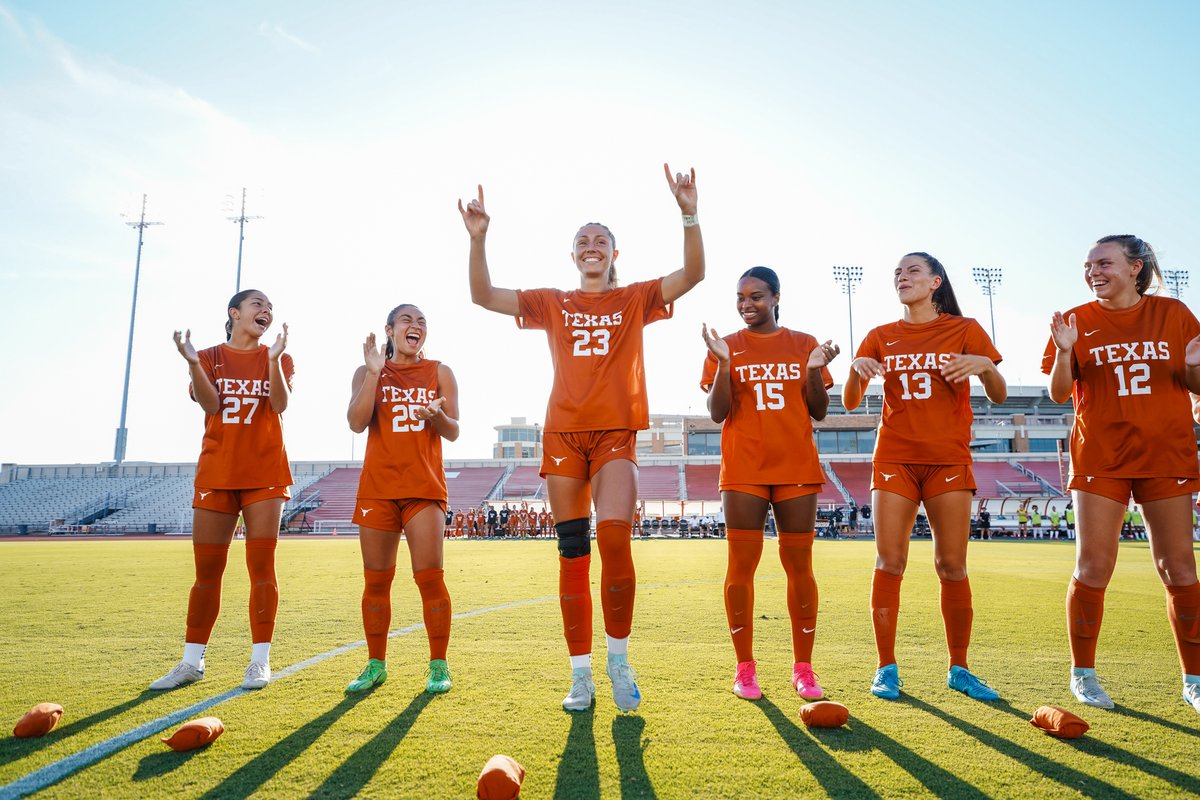happy birthday <a href="/CoxEmj/">EmJ Cox</a> 🤩🤘

#HookEm | #RunWithTexas