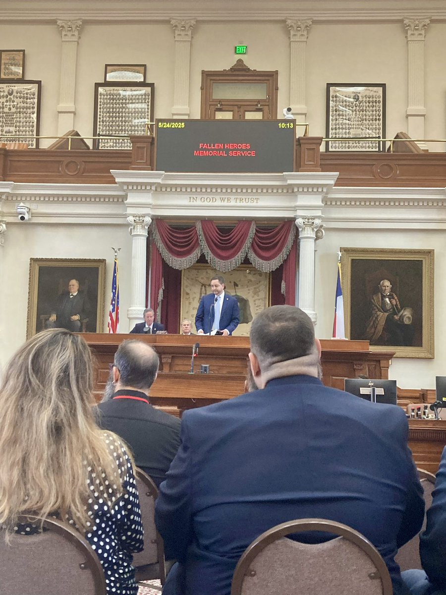 Today is Memorial Day and we will never forget those who made the ultimate sacrifice for our great country. I was honored to take part in the Texas House Fallen Heroes Ceremony. #TXLege 🇺🇸