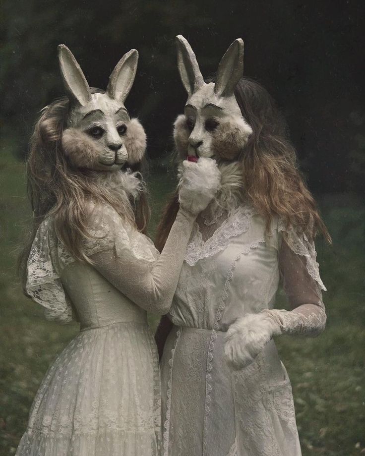 REVIEW: 

Bunny - Mona Awad

Man, what a mind fuck. It felt like such a surreal psychotic break and it has me wondering what the actual fuck. Read this before knowing that there is a sequal coming out, so curious what will come of it.