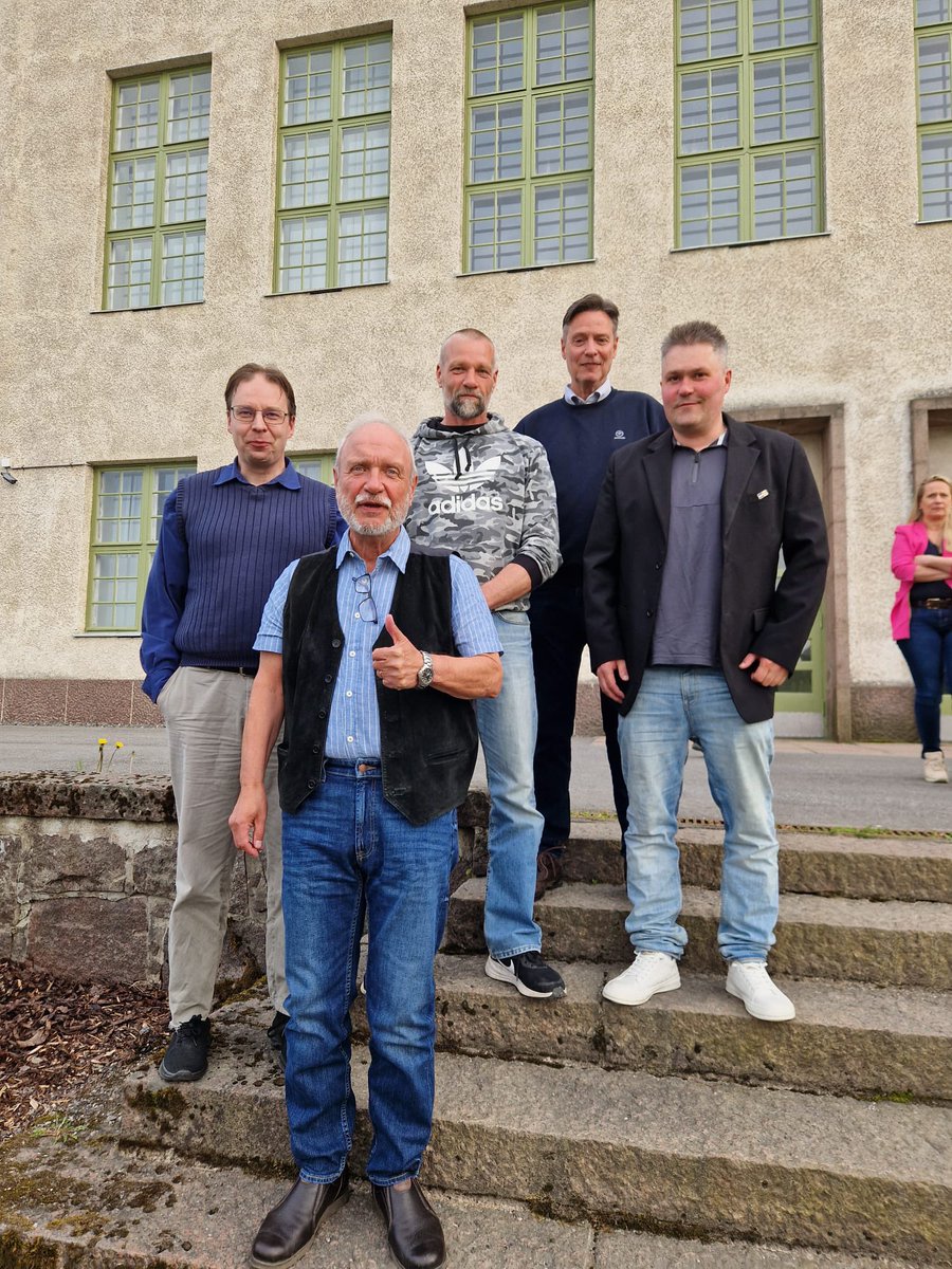 Tänään käytiin kauden 2021-2025 viimeinen <a href="/SipoolainenOffi/">Sipoolainen Official</a> valtuustonkokous. Kuvissa Persujen bändi💪 #persut #sipoo #sipoonperussuomalaiset